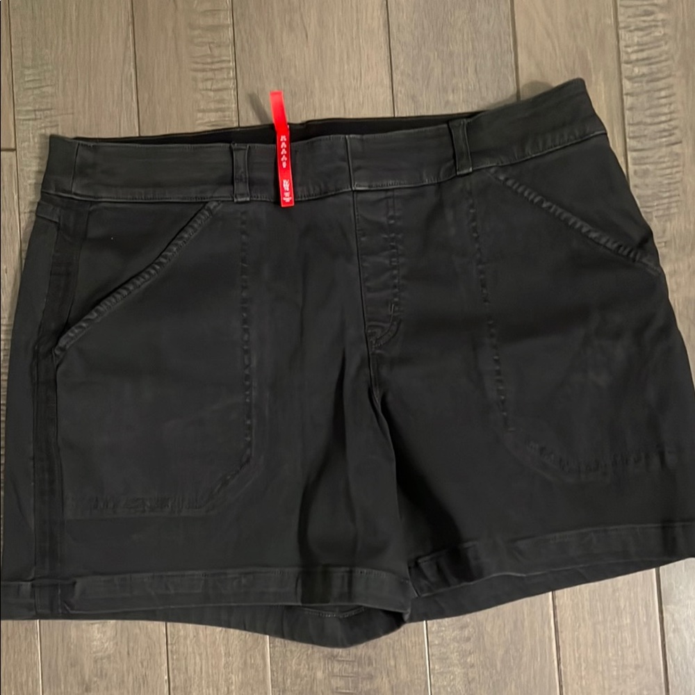 SPANX Black 7inch Shorts with Clean-Cut Design